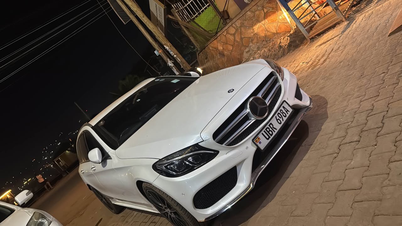 A picture of Mercedes benz c250 estate