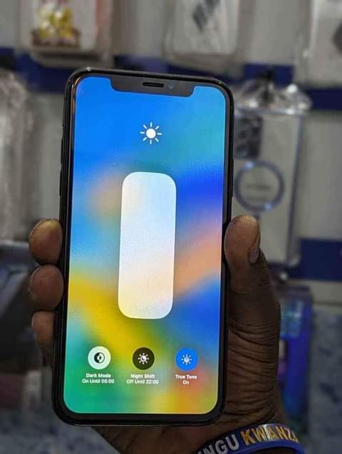 A picture of Iphone x