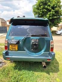 A picture of 2000 Toyota Prado
