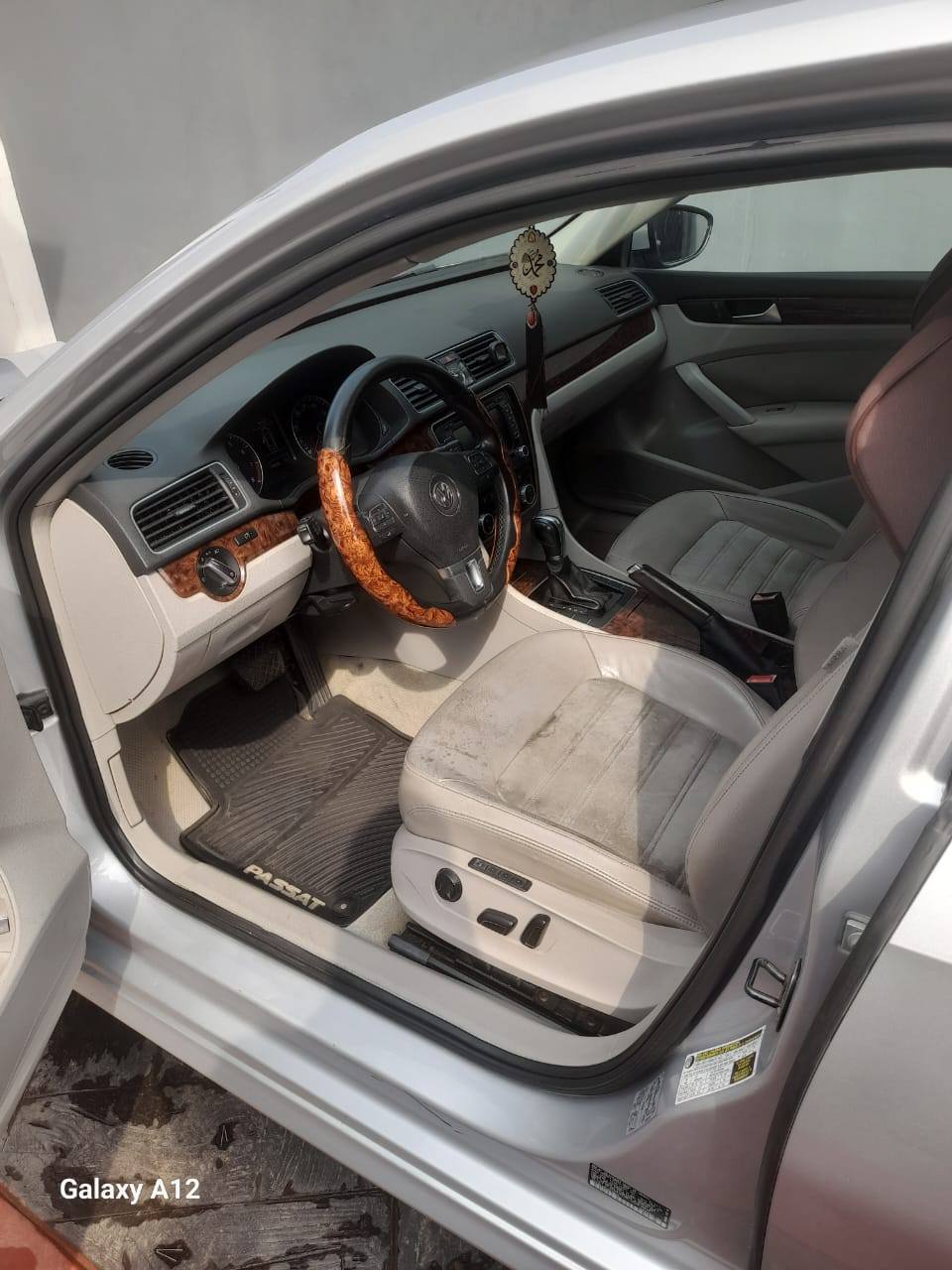 A picture of Passat SE 2012