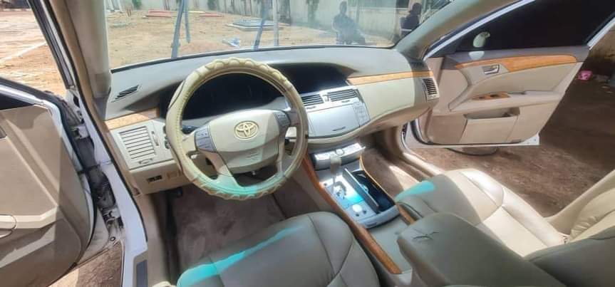 A picture of 2007 Neatly used Toyota Avalon with duty 2007 Automatic Trims