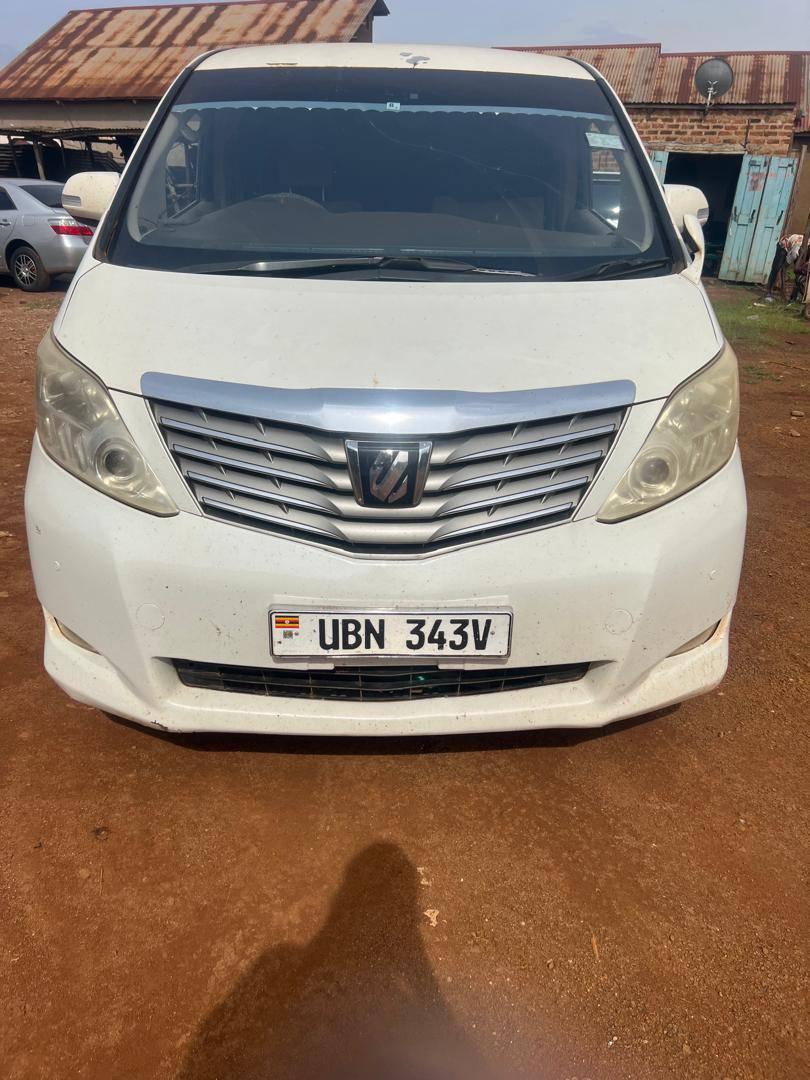 A picture of Toyota Alpard