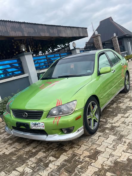 A picture of Lexus IS 300