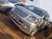 A picture of 2005 Toyota Noah