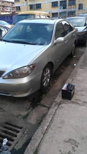 A picture of 2006 Toyota Camry V6 in very good condition sound engine
