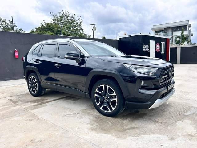 A picture of Toyota harrier new model