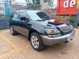A picture of Toyota Harrier 14 5m