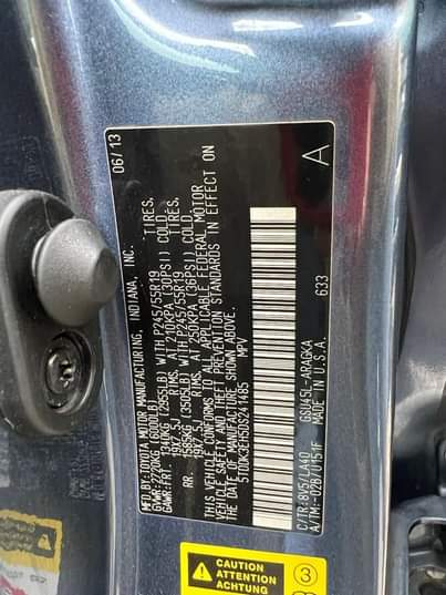 A picture of Toyota Highlander Limited 2014