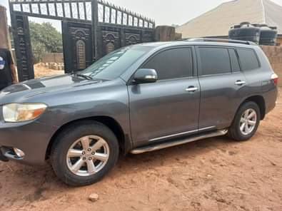 A picture of Toyota high lander 2008 Engine gear is working perfectly buy