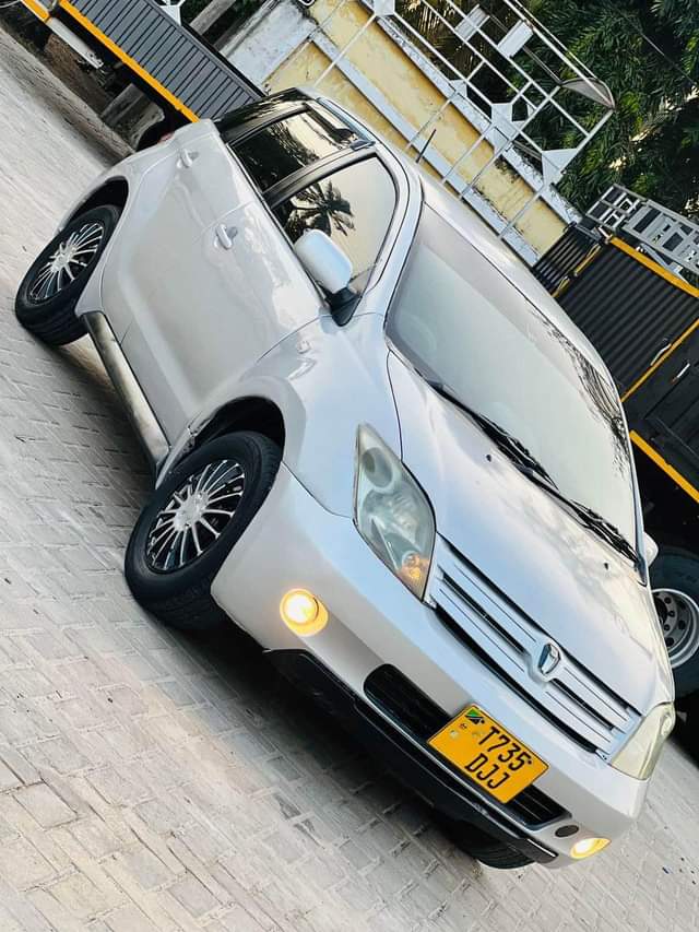 A picture of Toyota ist cc1290