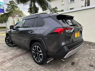 A picture of TOYOTA RAV4 2020