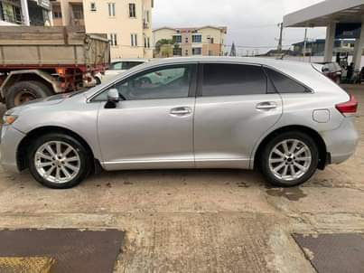 A picture of Toyota venza 2011