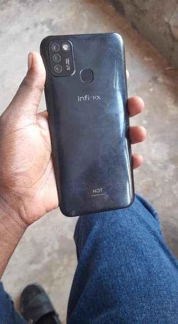 A picture of Infinix hot 10lte