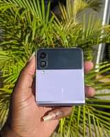 A picture of Samsung z Flip 3 used from Dubai