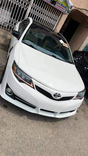 A picture of Foreign used 2013 model Toyota Camry 2013 XLE Remote Start
