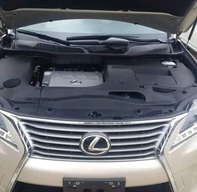 A picture of TOKUNBO Lexus RX350 YEAR MODEL 2010 TRANSMISSION Automatic CONDITION Buy