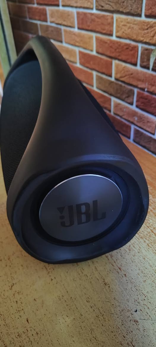A picture of JBL BOOMBOX 1 with great quality sound at 650k slightly