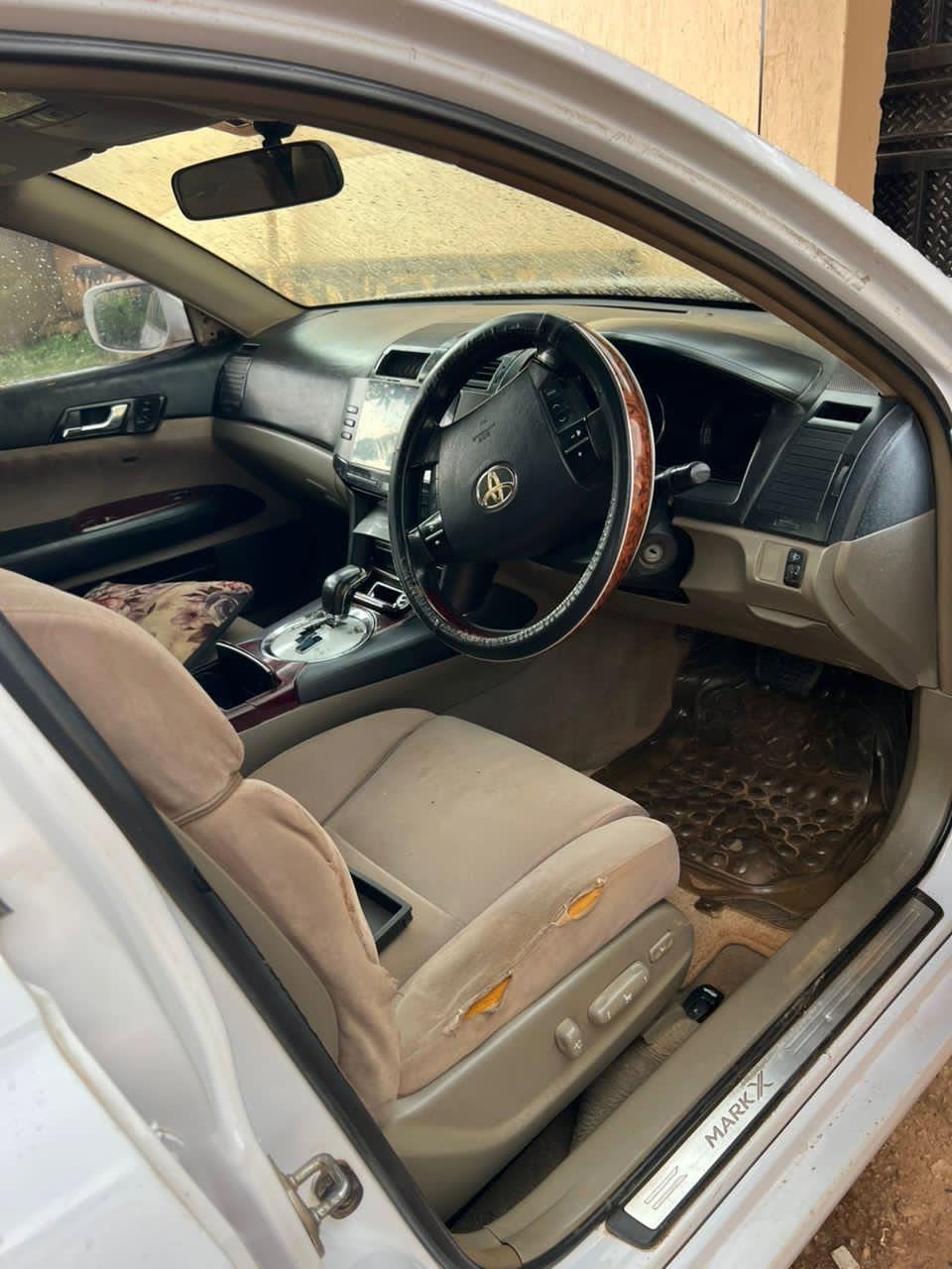 A picture of Toyota markx