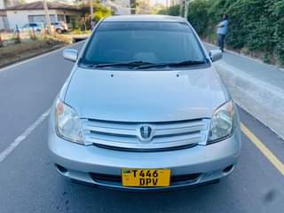 A picture of TOYOTA IST