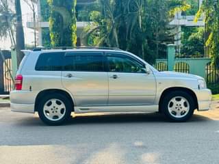 A picture of Toyota kluger Price25 million Cc2360 Call watsp number 0678402797