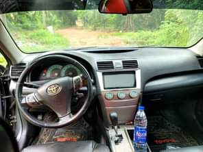 A picture of Sorry for the dirt i don wash this car 3