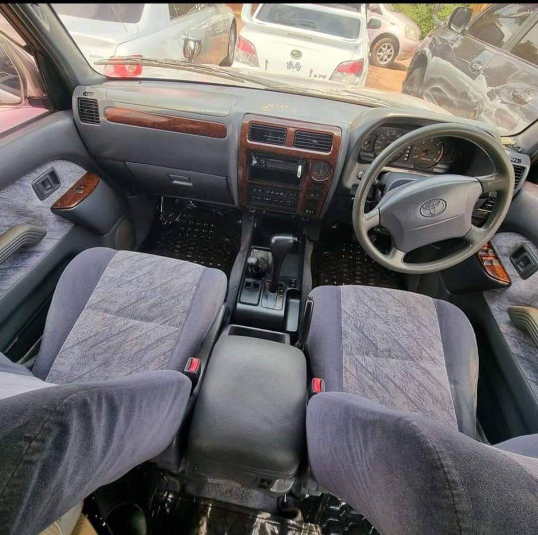 A picture of 2000 Land cruizer prado tx