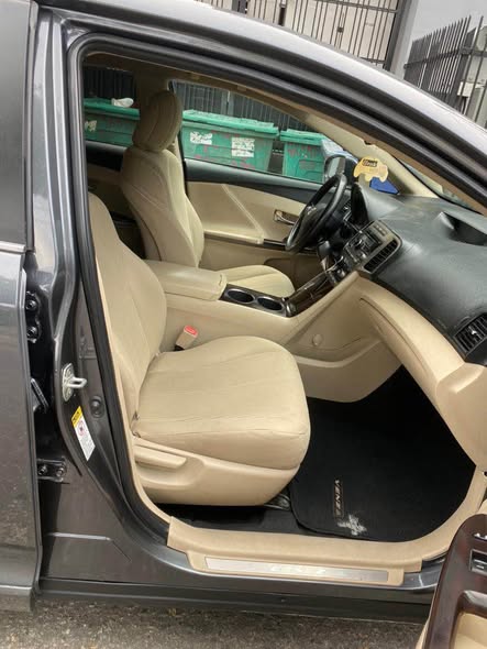 A picture of Awoof Deal Registered Toyota Venza 8 5m