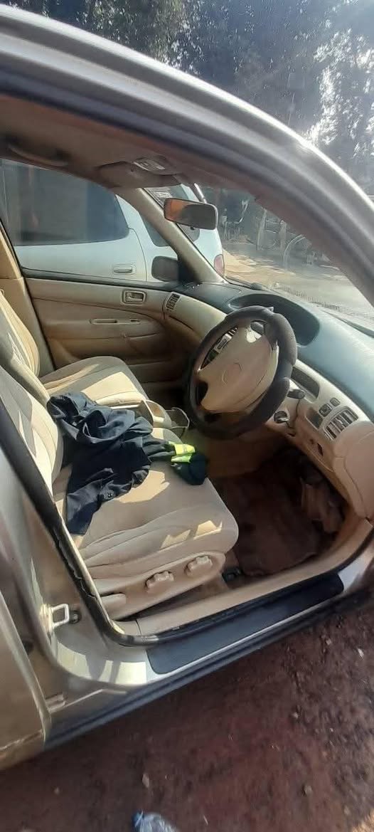 A picture of 1999 Toyota vista