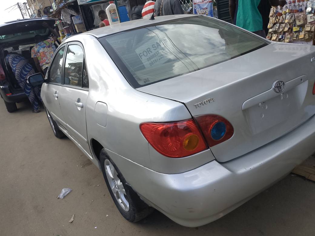 A picture of Toyota Corolla 05