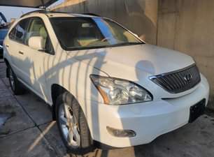 A picture of Toks standard 07 Lexus Rx 350 very clean everything working