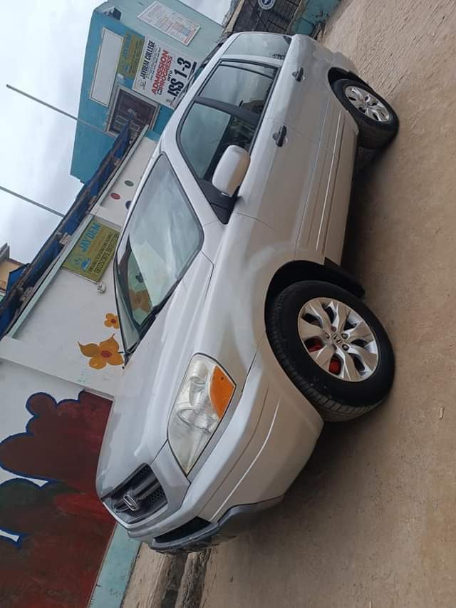 A picture of Toks standard registered 2005 Model Honda Pilot Super clean in