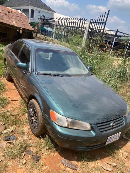 A picture of Toyota Camry pencil