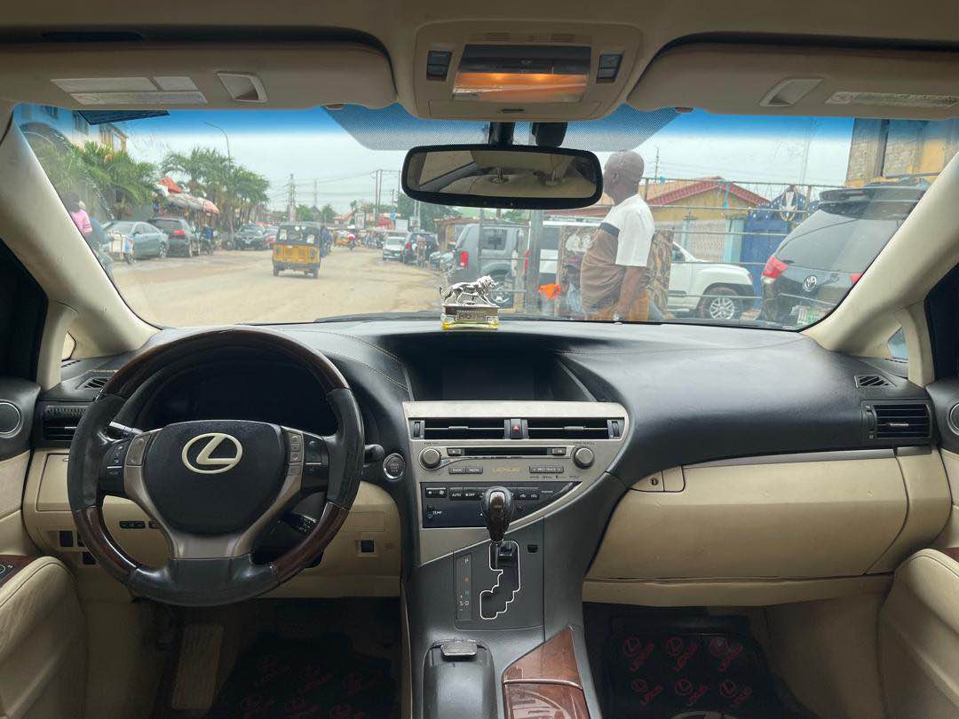 A picture of Lexus Rx350 2013 model Nothing to fix Price 15M WhatsApp