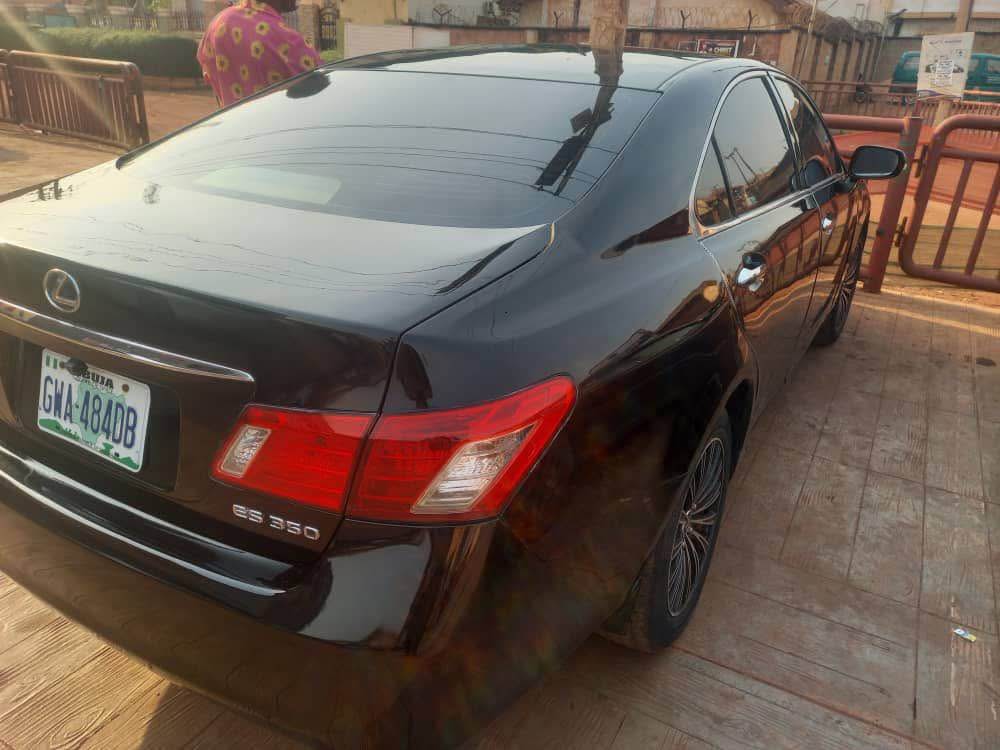 A picture of Lexus ES 350 everything is working very perfect buy and