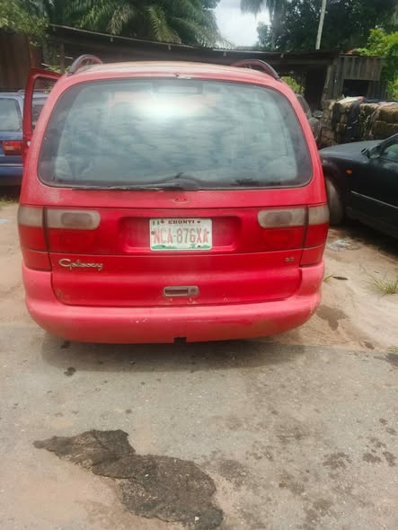 A picture of 1998 Ford galaxy