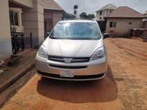 A picture of Pur first body Tok grade Toyota sienna 2006