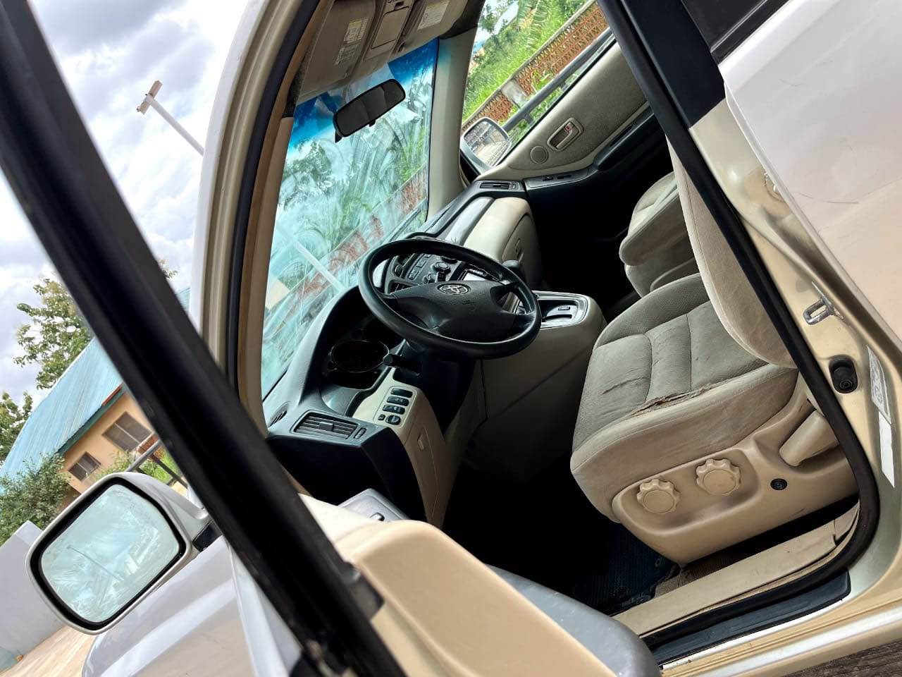 A picture of Toyota highlander