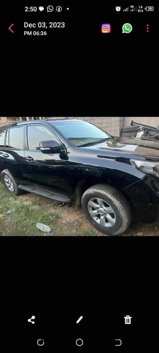 A picture of Toyota Prado 2 7 VVT i 2015 black