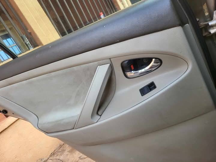 A picture of Toyota Camry 4