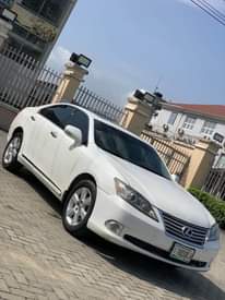 A picture of Clean Registered Es350 2010 model