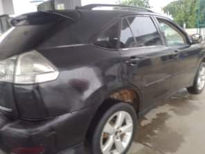 A picture of LEXUS RX330 ENGINE OKAY GEAR OKAY AC CHILLING FIRST BODY