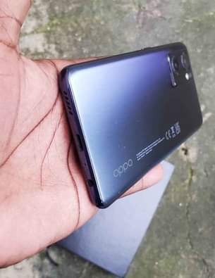 A picture of Oppo Reno 7 5G 256gb Ram 8gb 6gb Camera Safi