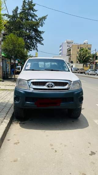 used toyota hilux