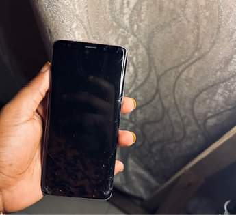 A picture of Samsung s9