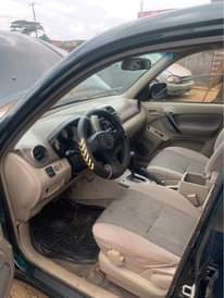 A picture of Neatly used Toyota RAV4 03 04