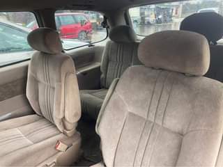 A picture of Toyota Sienna 02