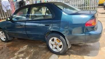 A picture of Toyota Corolla 2000 model