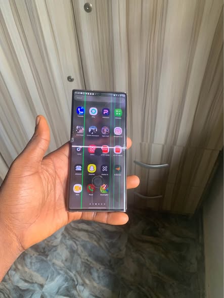A picture of Samsung galaxy note 20 ultra 256gb Neatly used but fell