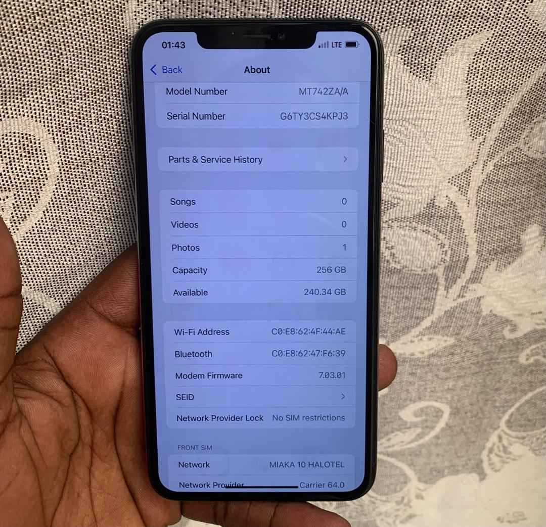 A picture of Iphone Xs Max 256Gb Tz s 220 000 tu