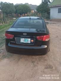 A picture of Kia soreto 2010 model gear 100 engine in good condition